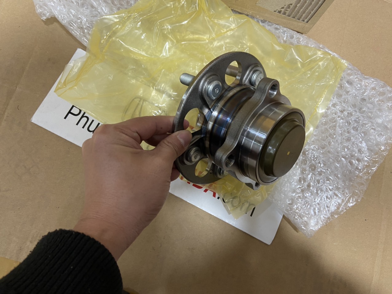 Bi moay ơ sau xe Honda CRV 2018-2022